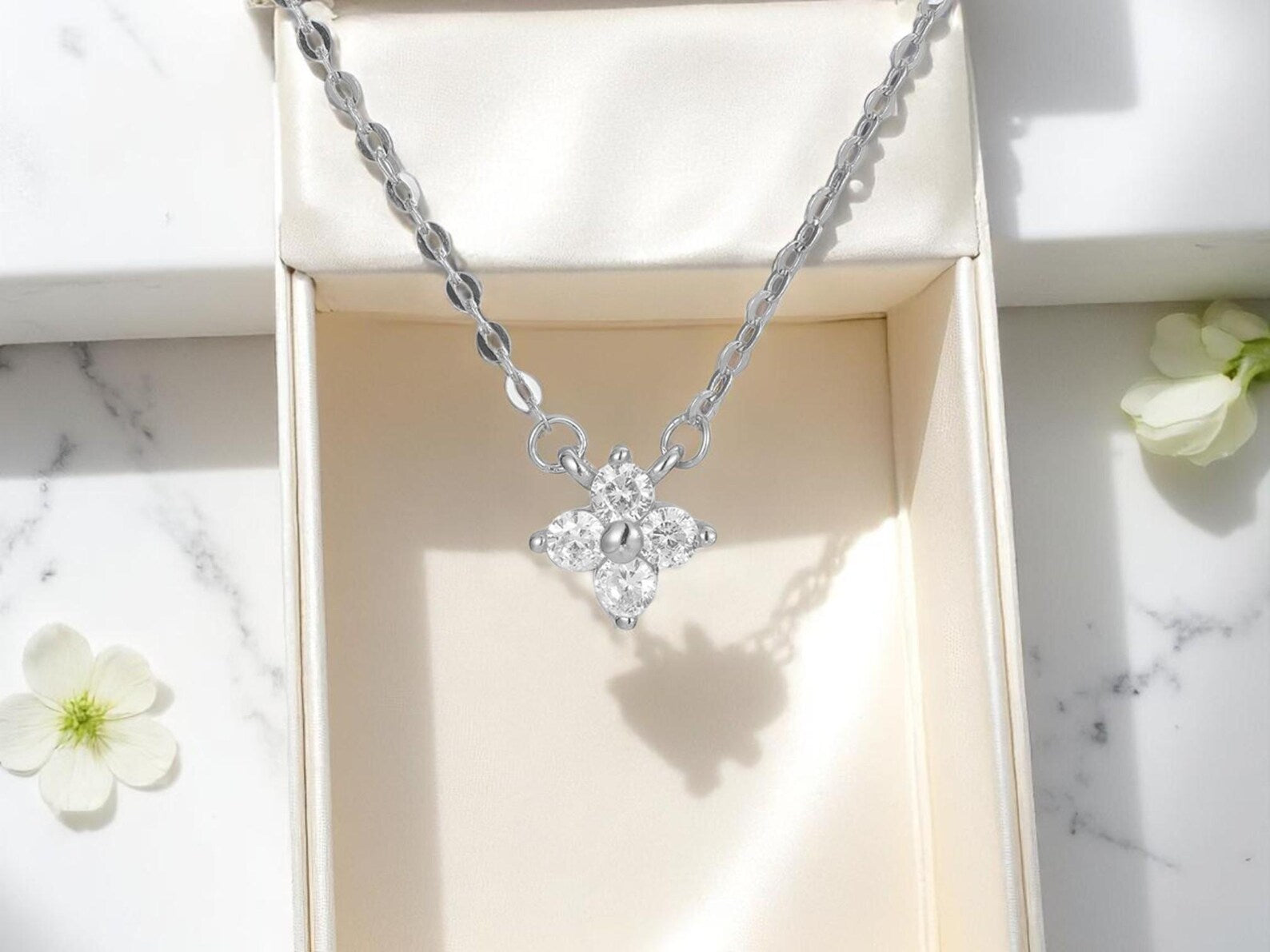 'Lily' Necklace - Silver
